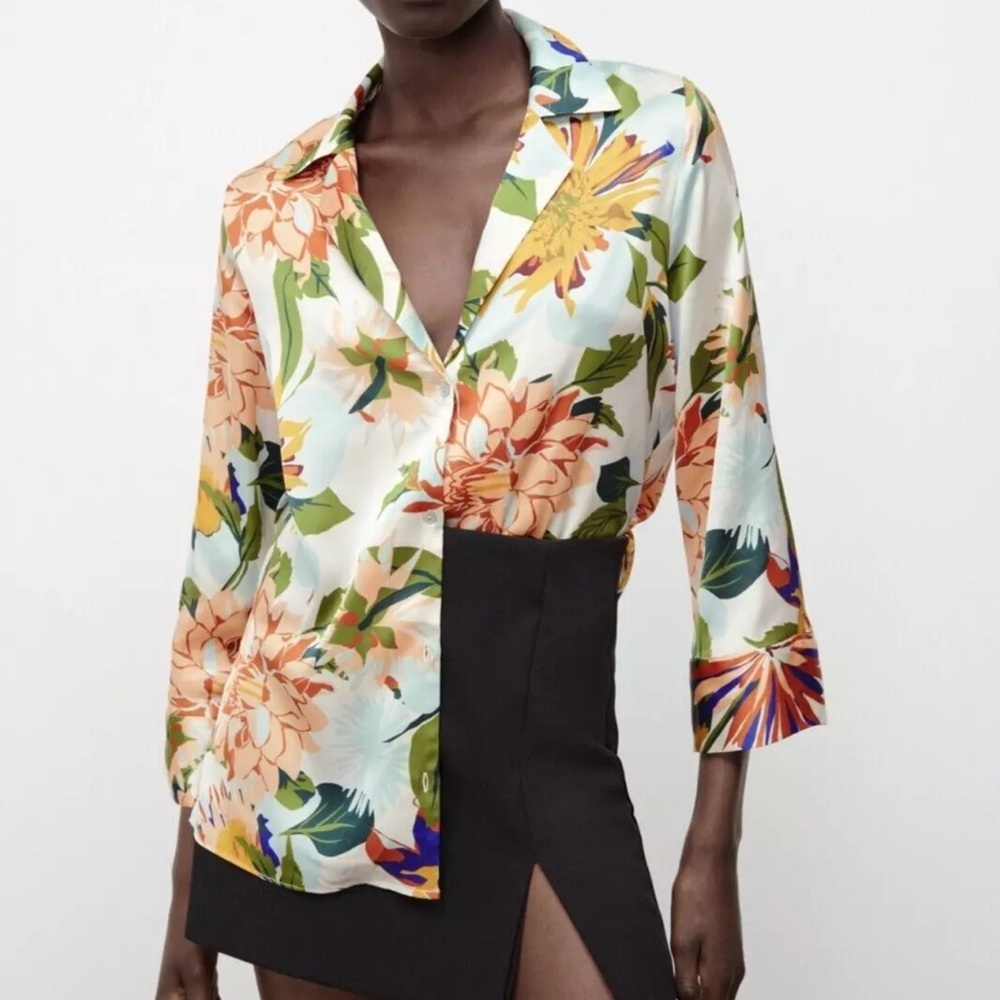 ZARA Satin floral print buttoned down woman’s‎ shirt blouse Sz XS